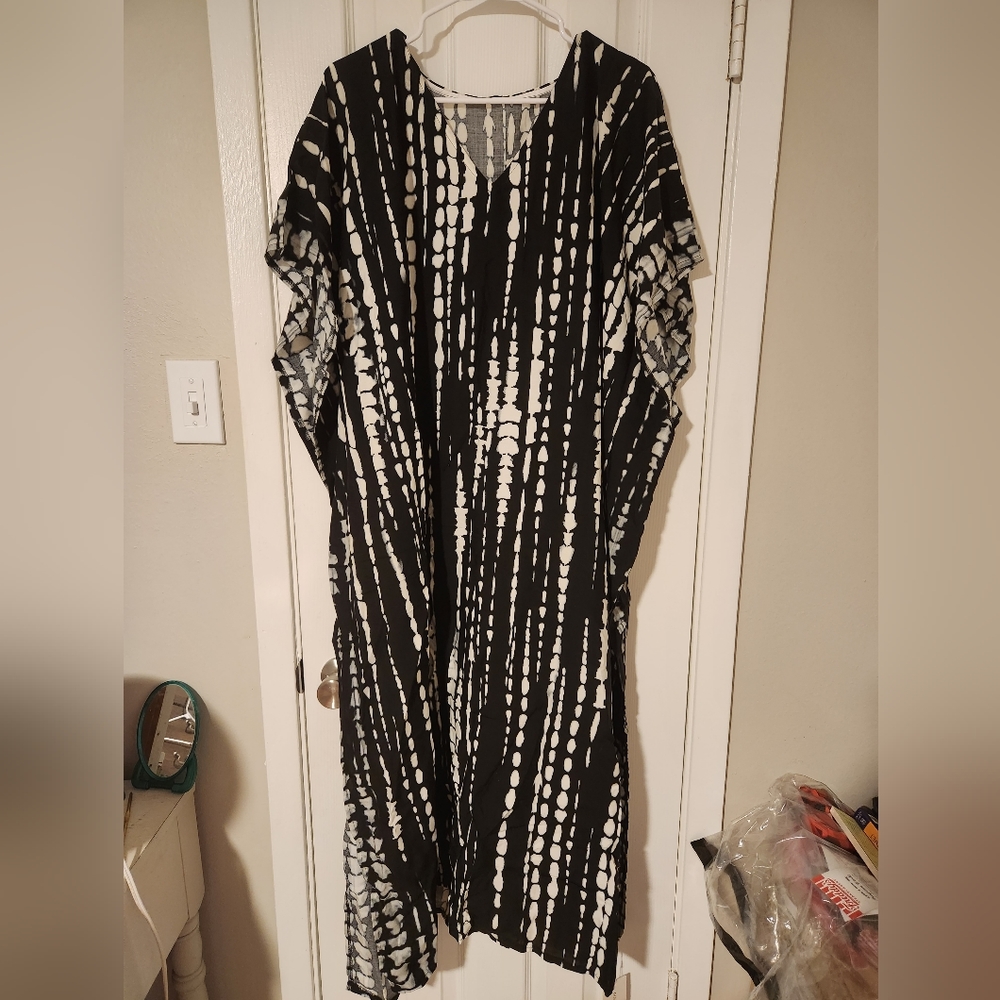 Ornella Caftan Black and White Caftan NWT